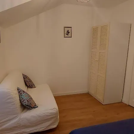 Maison Chien Assis *