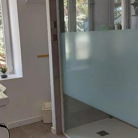 Maison Chien Assis